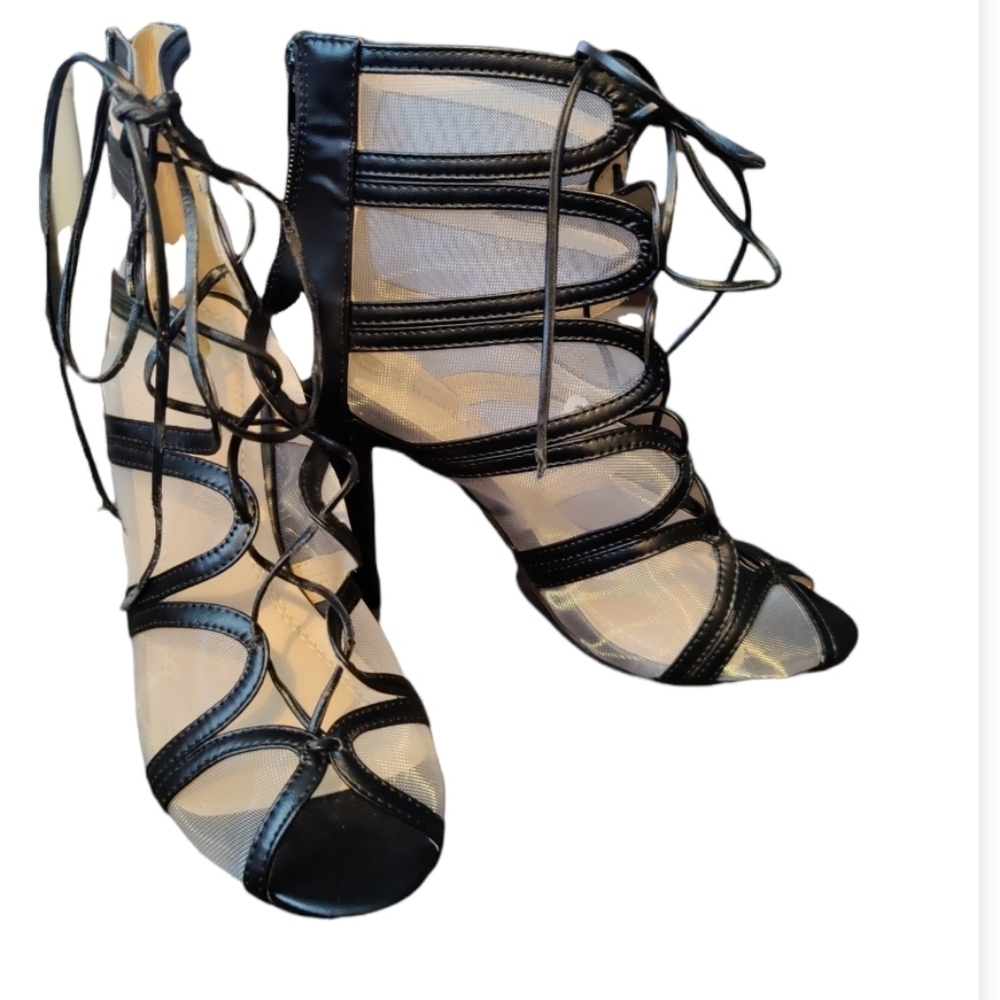 Chase & Chloe heels